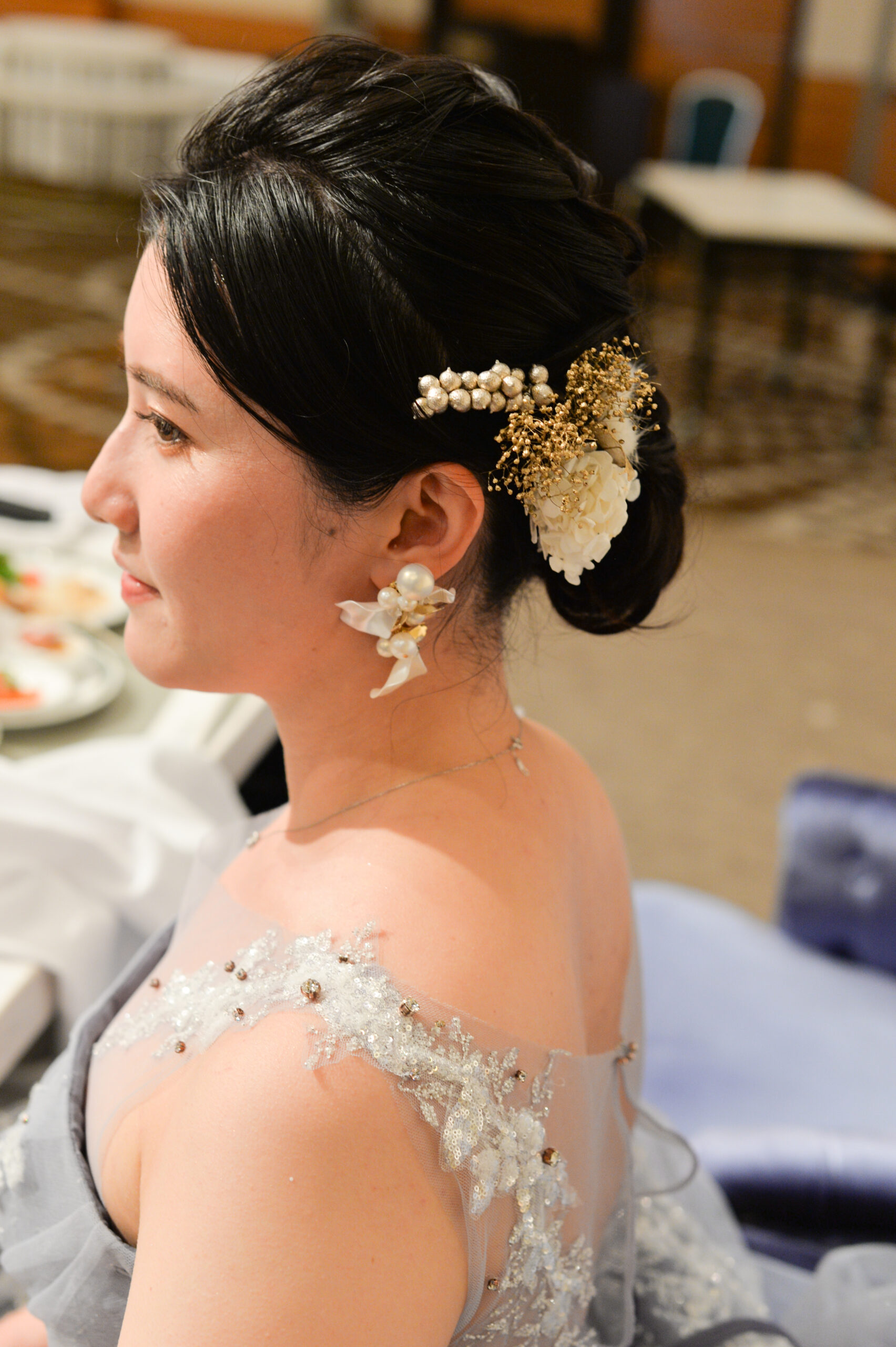 結婚式の女性